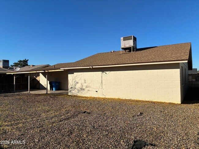 Building Photo - 8819 W Roma Ave