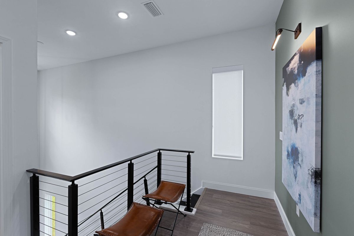 Building Photo - 5631 Heckscher Dr