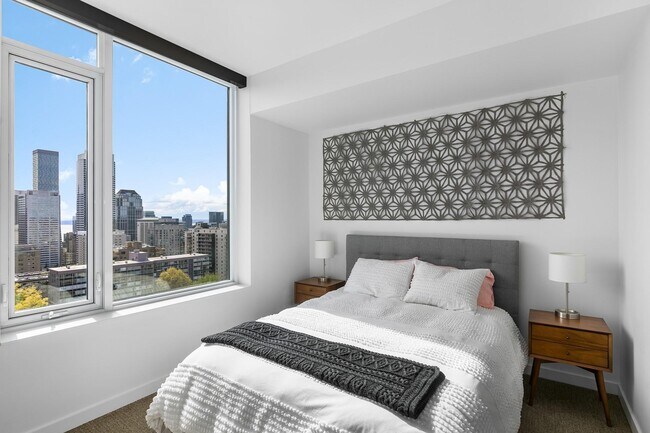 Building Photo - 1321 Seneca St