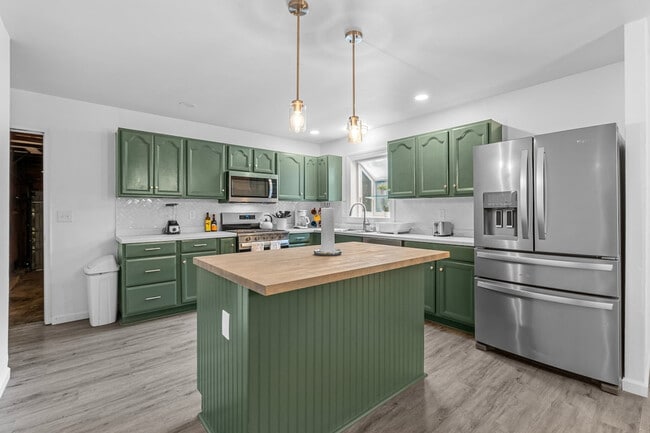 Building Photo - 2662 Smoke View Dr