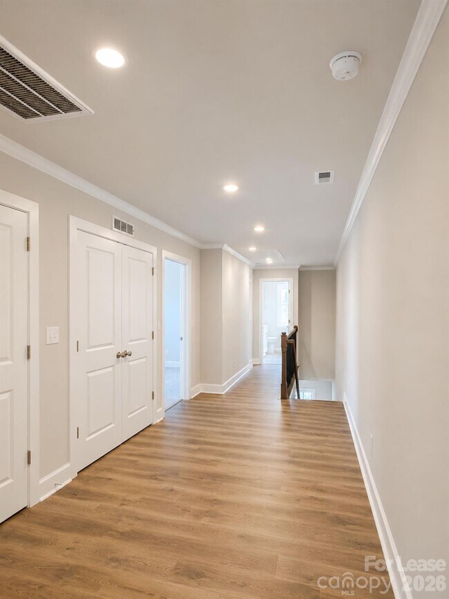Building Photo - 4630 Dogwood Pl