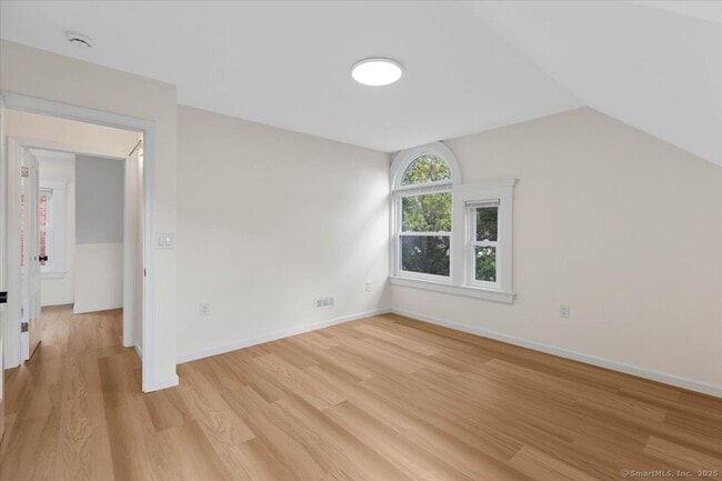 Building Photo - 590 Whitney Ave