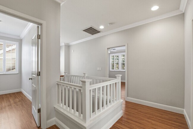 Building Photo - 4 Bed 3 Bath Single Family Home in Napa