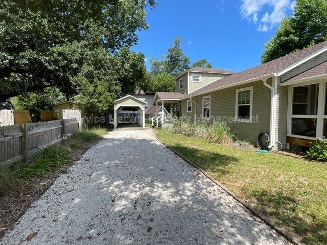 Building Photo - 2318 N 17th Ave