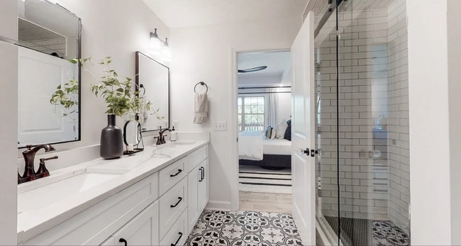 Building Photo - "Charming 3-Bed, 2-Bath Home on Claypool R...