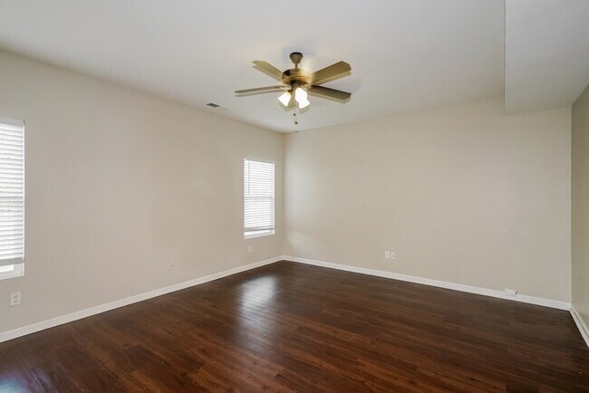 Building Photo - 724 Maylene Dr