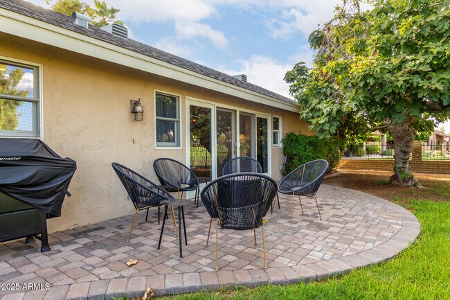 Building Photo - 14425 N Coral Gables Dr
