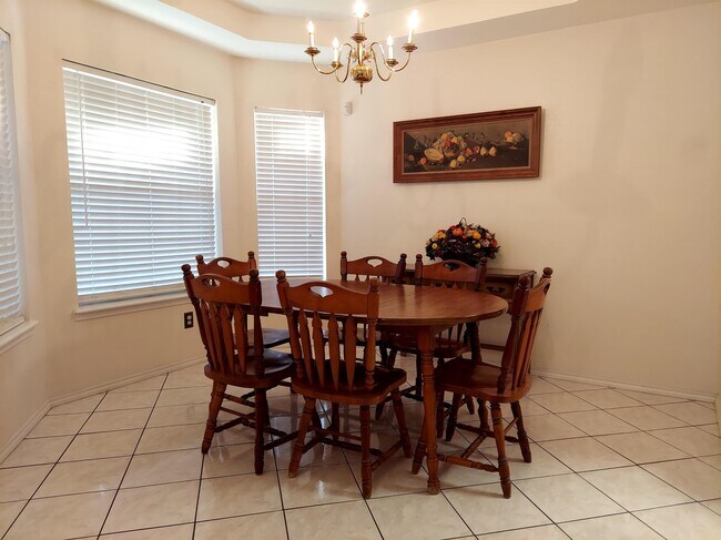 Building Photo - 1011 Topaz Trail