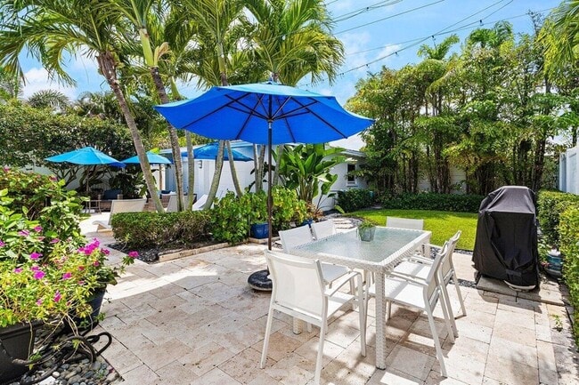 Building Photo - 340 NE 7th Ave