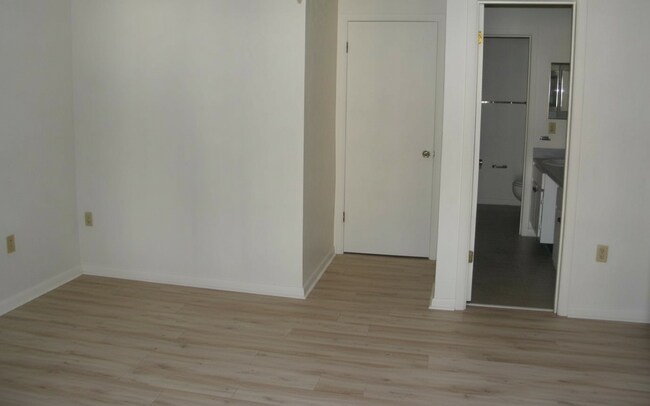 Building Photo - 2125 SW 39th Way