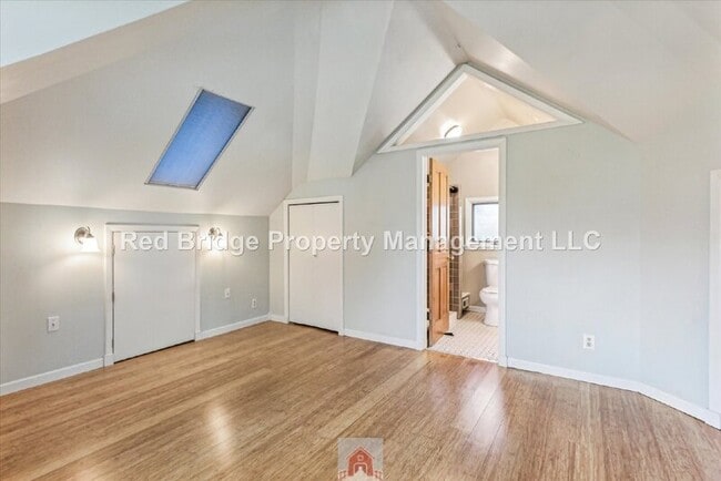 Building Photo - 1325 SE Nehalem St