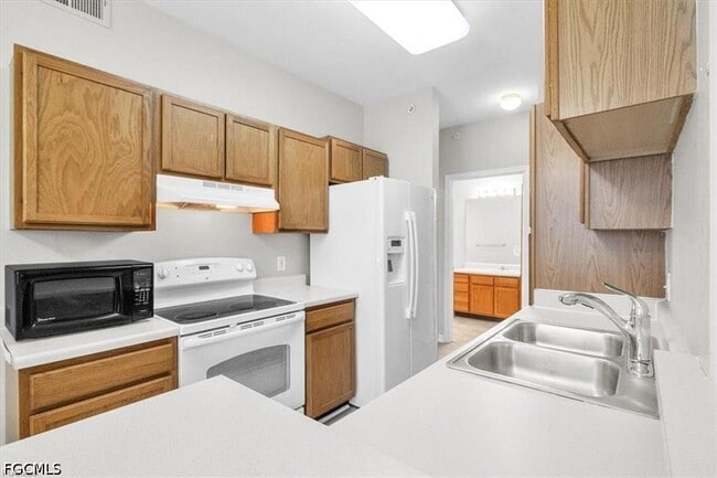 Building Photo - 7940 Preserve Cir