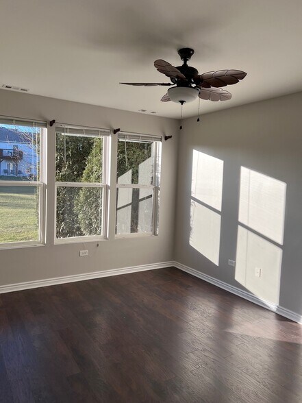 Bedroom 2 - 3333 Bromley Ln