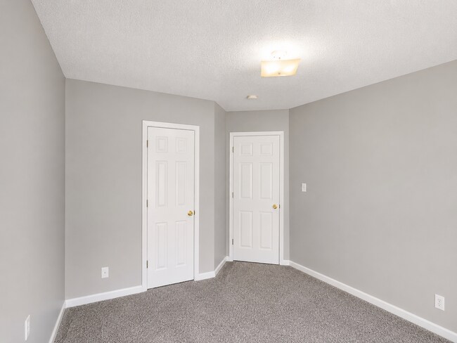 Building Photo - 635 Ashley Oaks Dr
