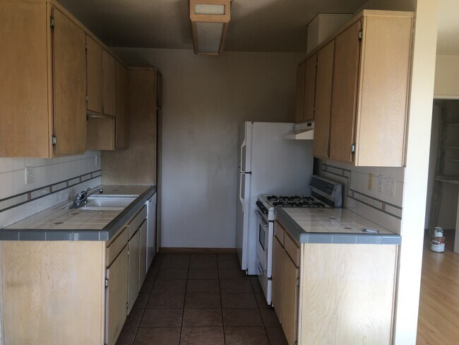 Tiled Kitchen - 2721 2nd St