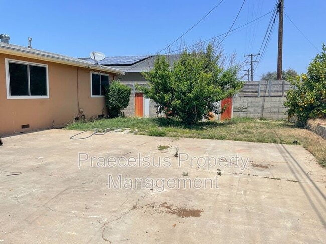 Building Photo - 7471 Blix St