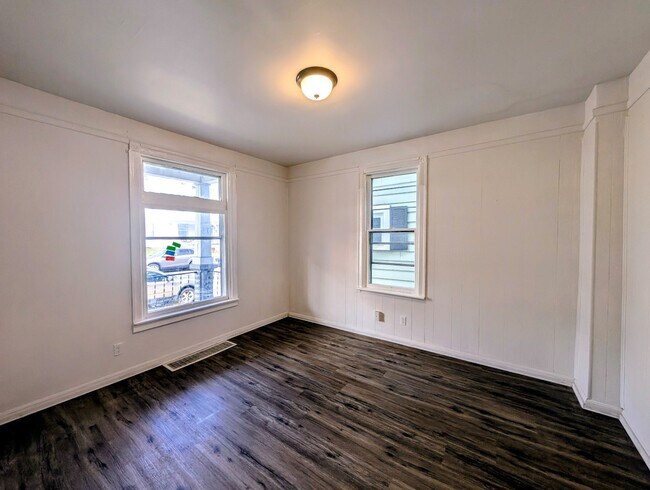 Building Photo - 416 Guilford Ave