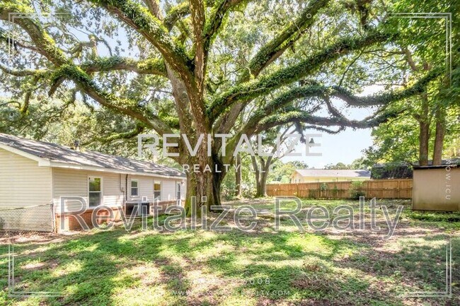 Building Photo - 4053 Sallie Ct