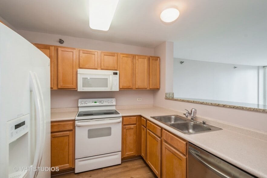 Building Photo - 900 W Washington Blvd