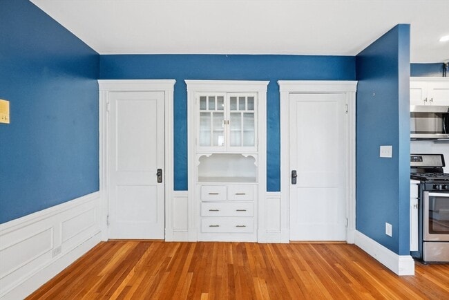 Building Photo - 15 Adelaide St