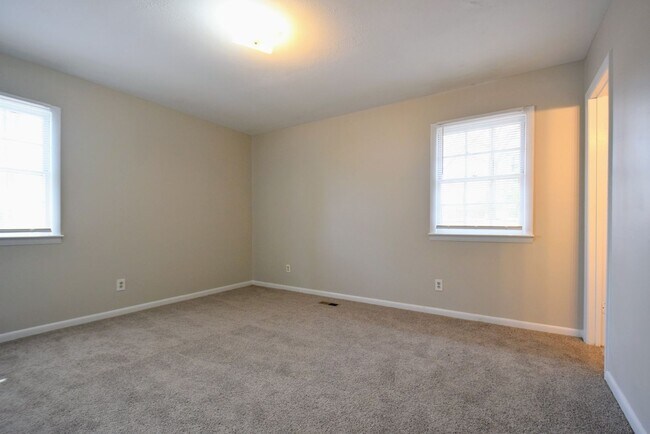 Building Photo - 5325 Trampas Ct