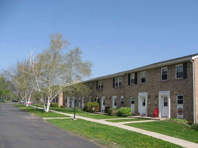 Building Photo - Northwood Townhouses