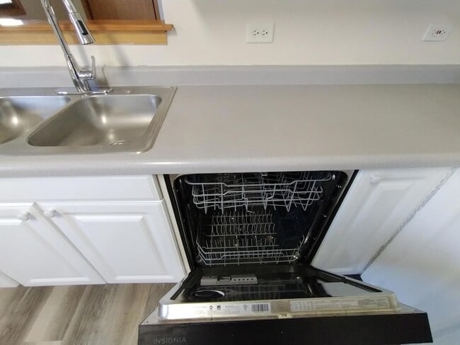 Building Photo - 221 N Broad St