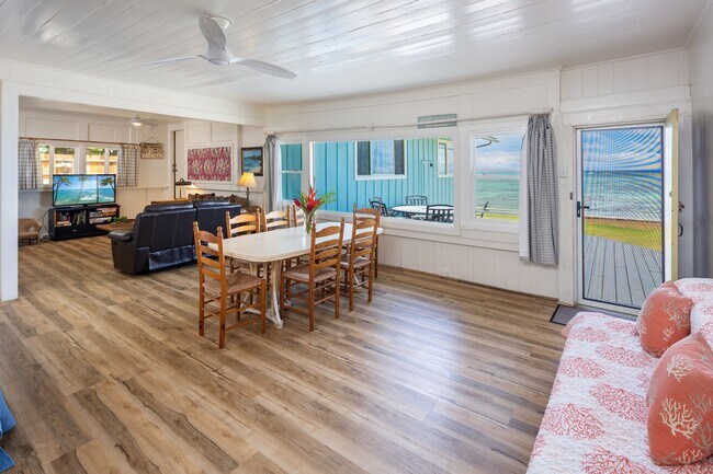 Building Photo - Casual Beach Front 3 Bedroom, 2 Bath Home ...