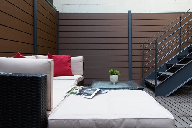 Building Photo - 77 E 3rd St