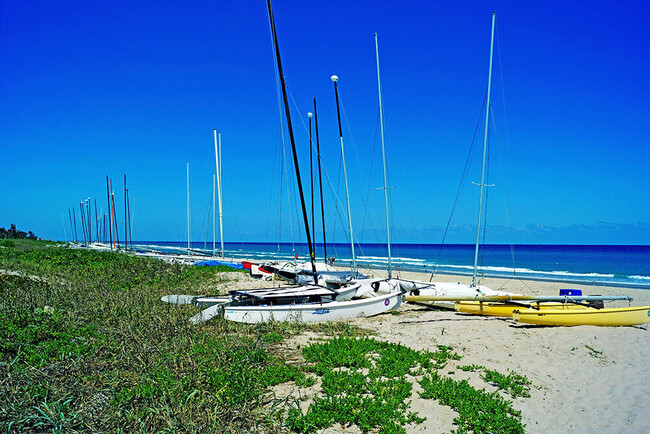 Building Photo - 1725 Palm Cove Blvd