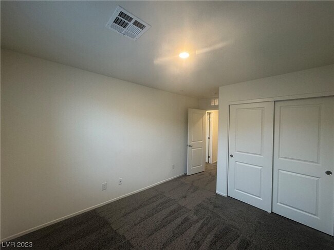 Building Photo - 9923 Florence Hills St