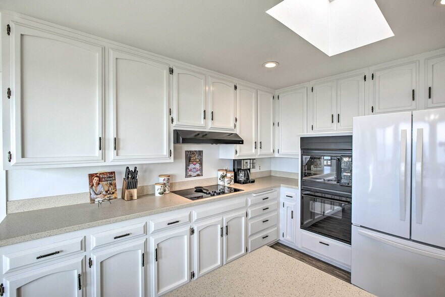 Building Photo - 408 Stuart Ave