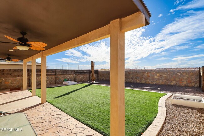 Building Photo - 3921 Desert Dunes Dr