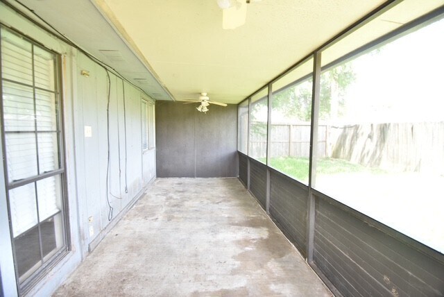 Building Photo - 15926 Pfeiffer Dr