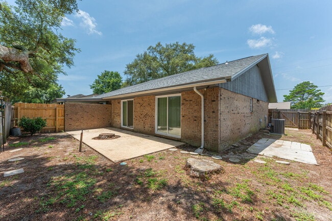 Building Photo - 96 Catamaran Ln