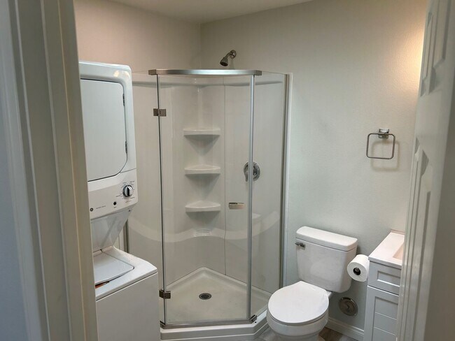 Building Photo - ADU