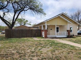 Building Photo - 710 S Mississippi St