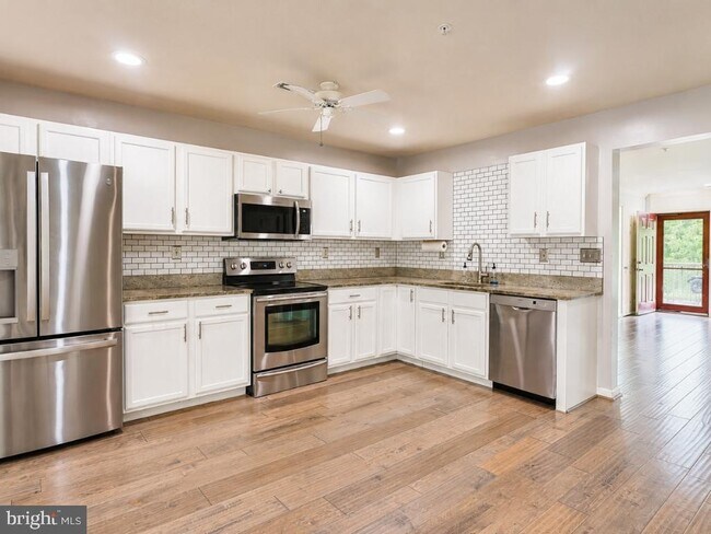 Building Photo - 22089 St Inigoes Ct