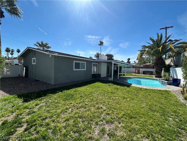 Building Photo - 1734 Sombrero Dr