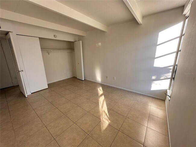 Building Photo - 4719 Club Cir