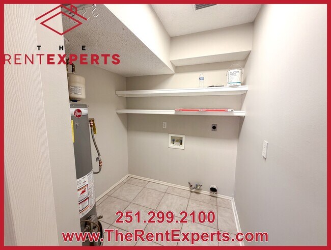 Building Photo - 7210 Ashmoor Dr N