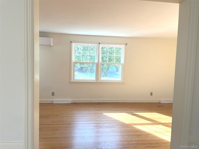 Building Photo - 14 Willow Bend