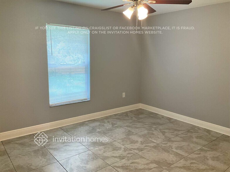 Building Photo - 25940 Aysen Dr