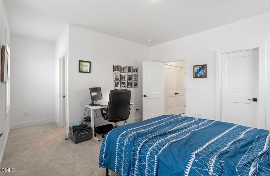 Building Photo - Room in Townhome on Billingshurst Wy