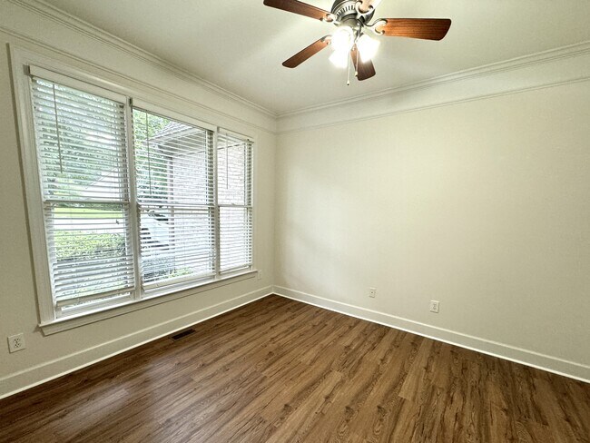 Building Photo - 125 Witheridge Dr