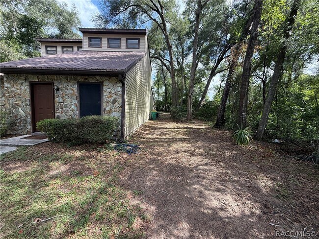 Building Photo - 2318 Colby St