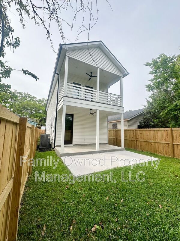 Building Photo - 2245 Fillmore St