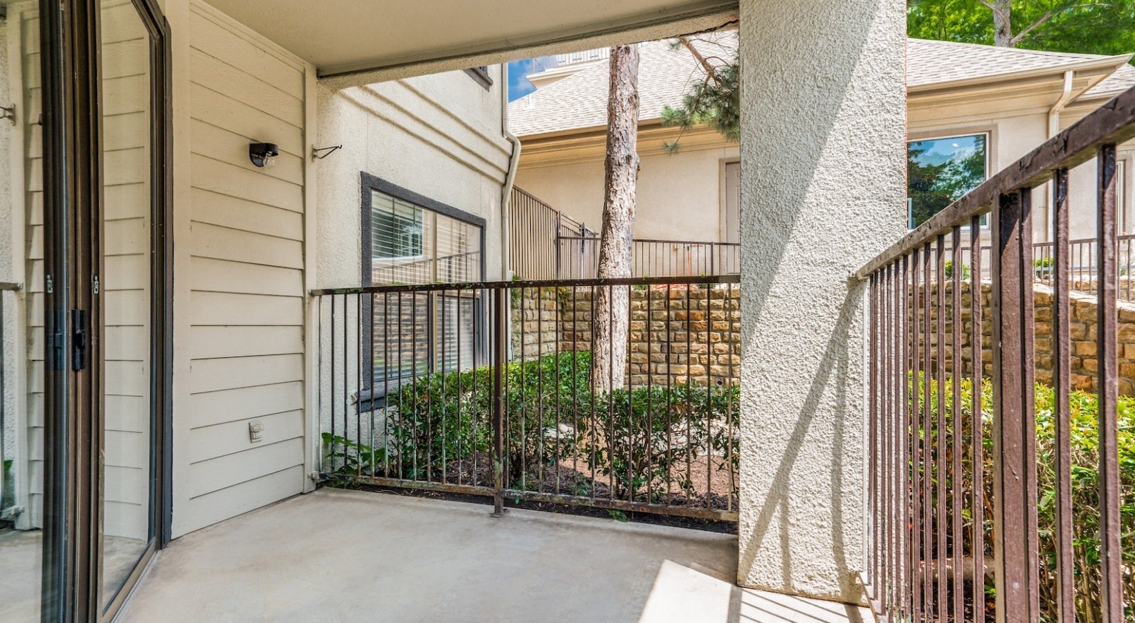 Building Photo - 14332 Montfort Dr