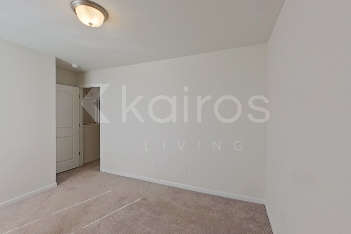 Building Photo - 2051 Country Pl