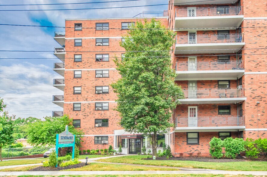 South Orange Towers 749 Scotland Rd Orange NJ 07050 Apartment Finder